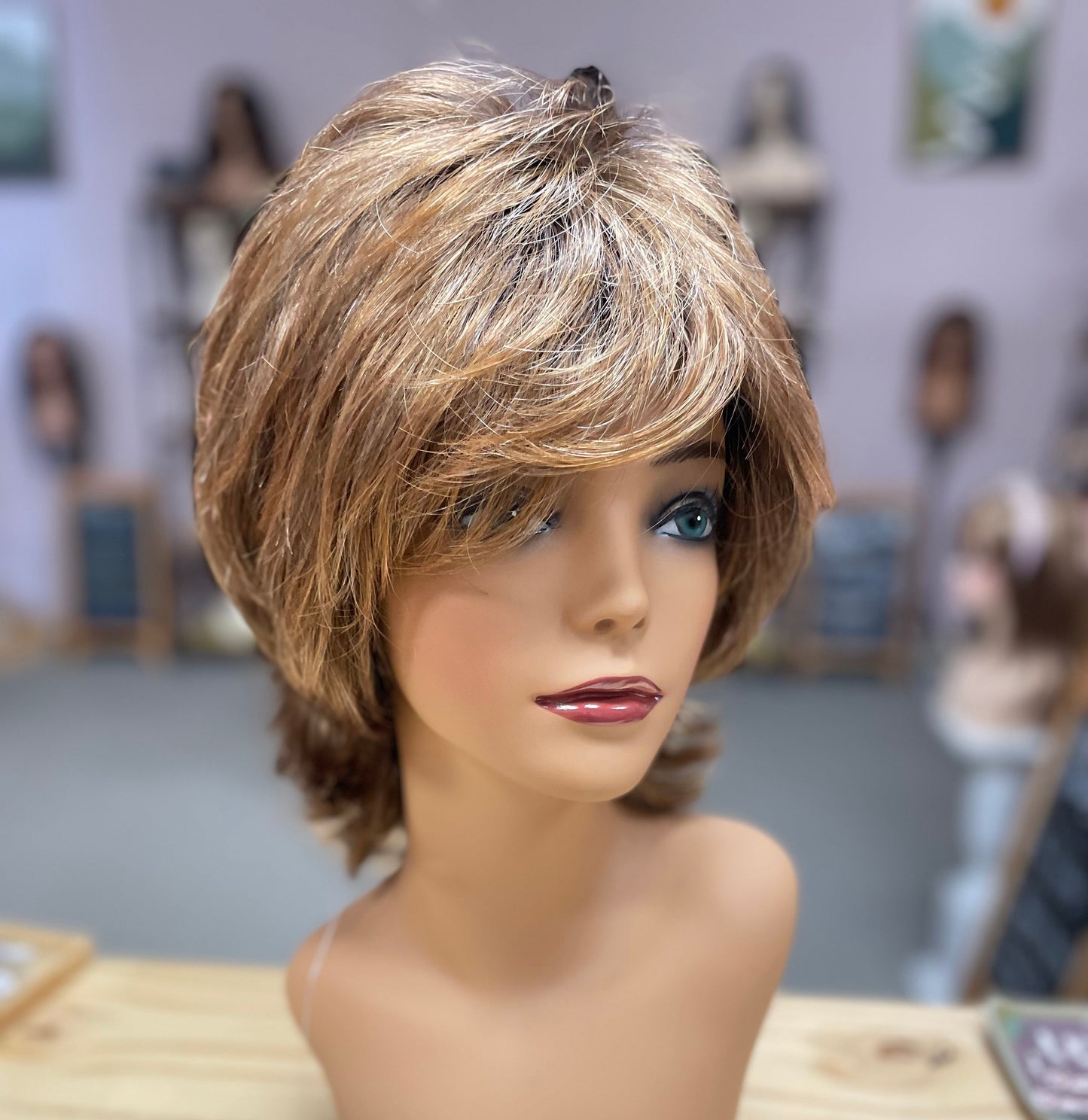 Raquel Welch Trend Setter (Large) * BOUTIQUE DEAL