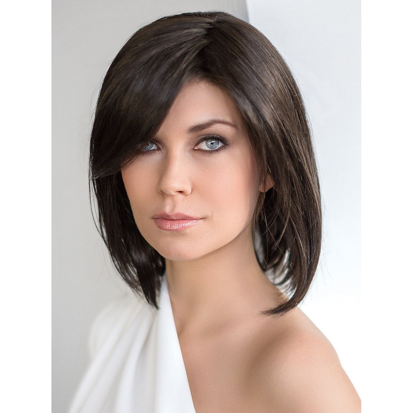 The impeccable ear to ear extended lace front offers versatile styling and the most seamless, natural appearance.