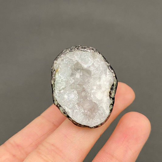 White Crystal Cave Shape Adjustable Ring