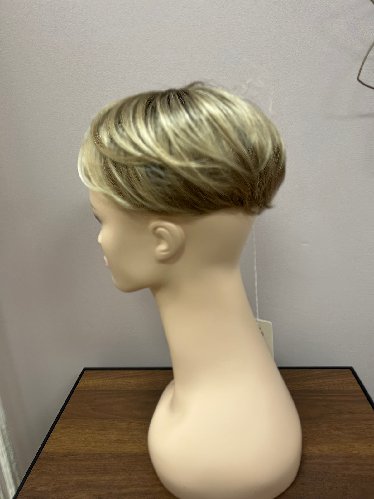 Part The Crowd Topper in Sparkling Champagne *BOUTIQUE DEAL