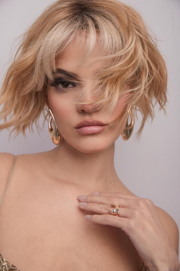 Rosanna Wig - 1045   Alexander Couture Collection