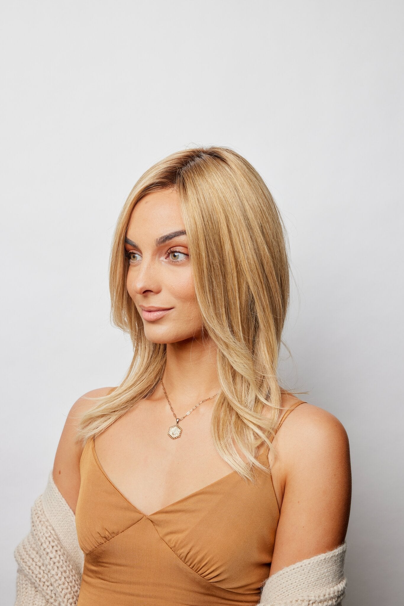 Thea Wig - 8710   Amore Collection