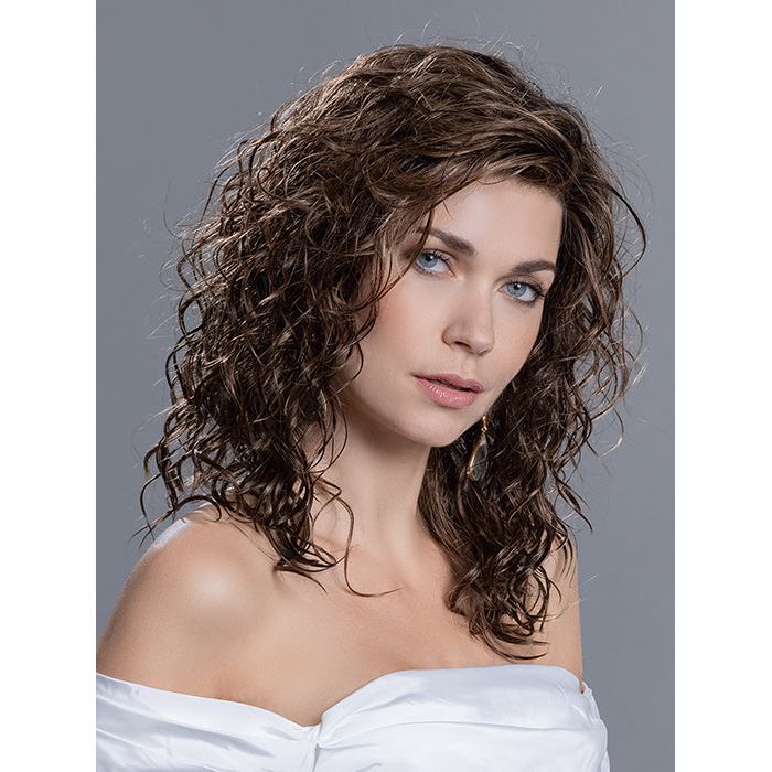 WANTED by ELLEN WILLE in HOTMOCCA ROOTED 830.27.33 | Medium Brown, Light Brown, and Light Auburn Blend with Dark Roots